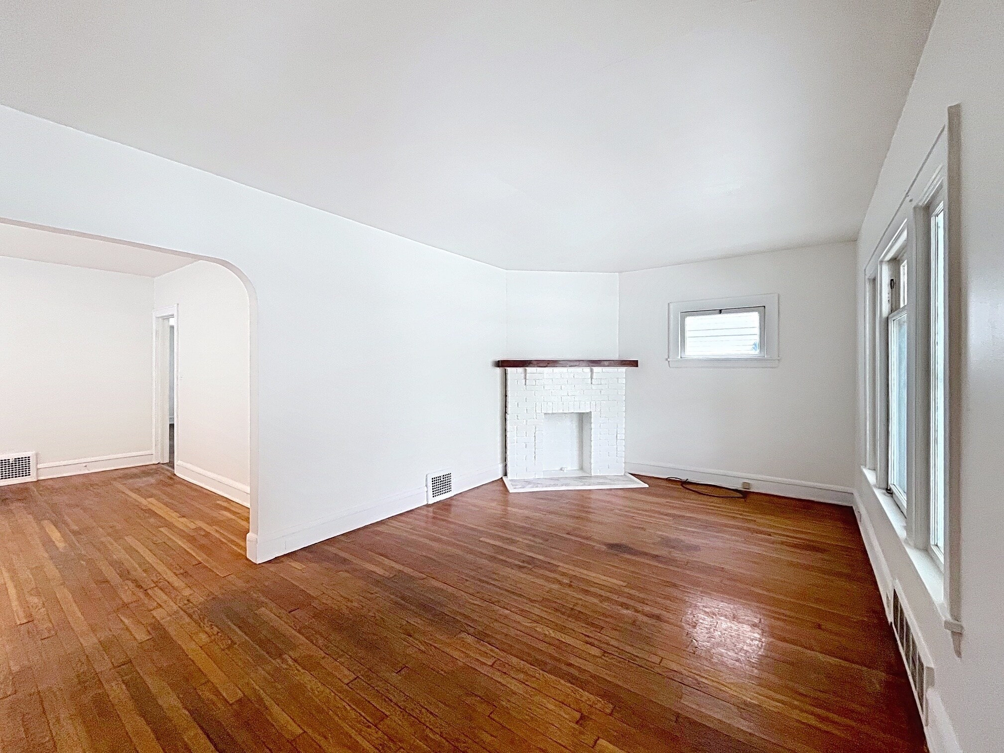 2683 Hampshire Rd Cleveland Heights, OH 44106 – photo 5
