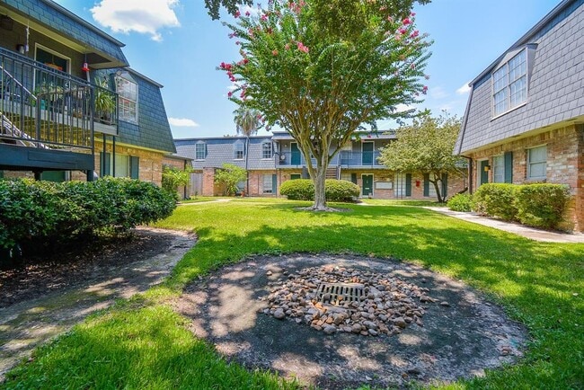 Building Photo - 8947 Gaylord Dr