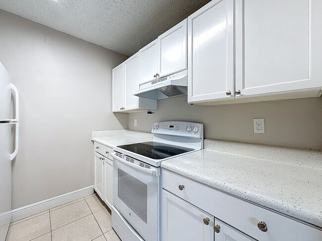 Foto del edificio - 719 Meadows Cir