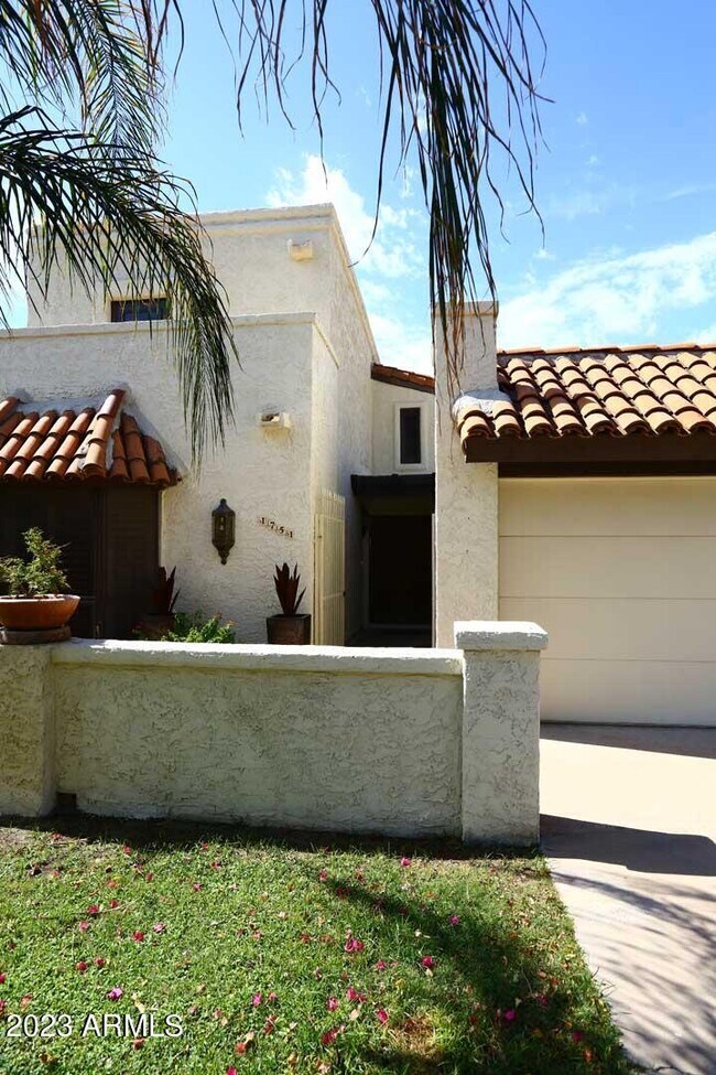 Building Photo - 1751 E Frier Dr