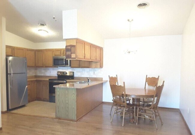 Building Photo - 807 Clarinet Blvd