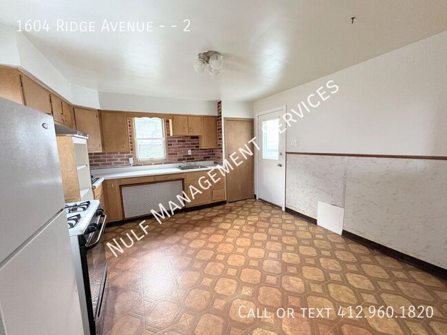Foto del edificio - 1604 Ridge Ave