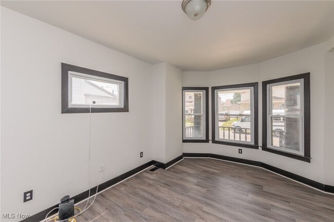 Building Photo - 4020 Poe Ave