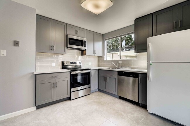 Building Photo - 173 Alta Vista Way