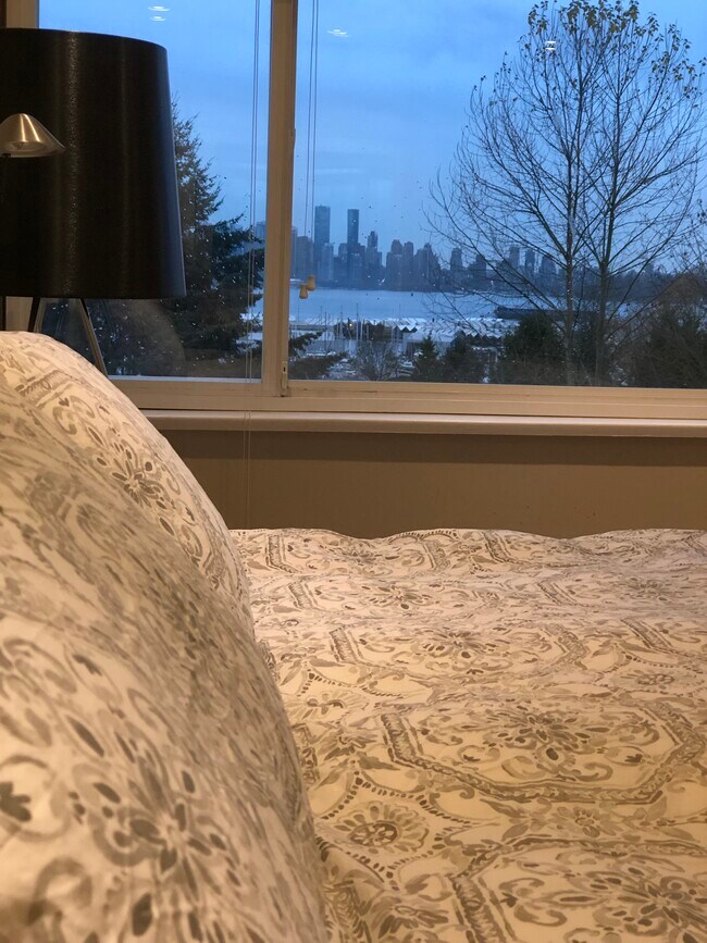 Photo du bâtiment - 212 Forbes Av