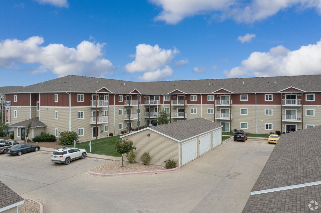 Primary Photo - Roosevelt West Apartments