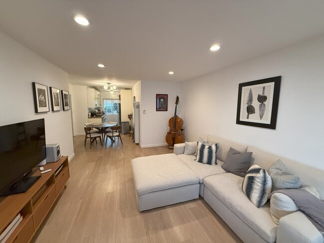 MAIN ROOM - 1737 Butler Ave