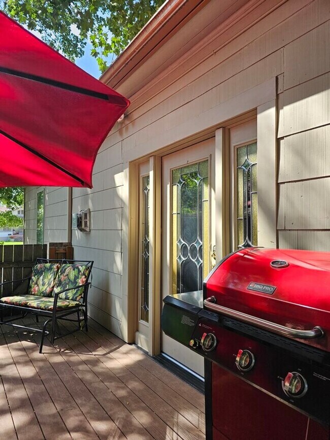 Building Photo - Unique home in CDA