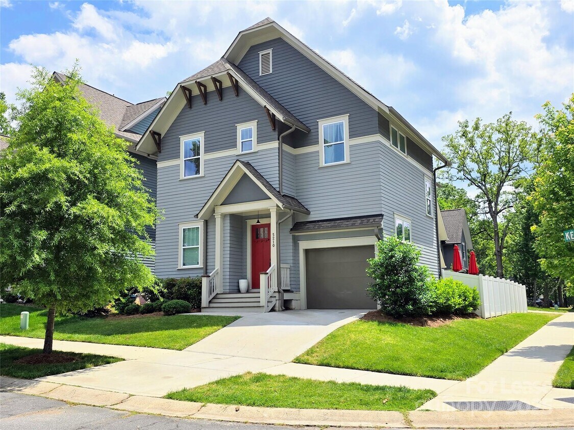 Foto principal - 5210 Kelly St