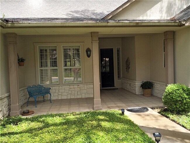 Foto del edificio - 108-106 6 Flags Dr