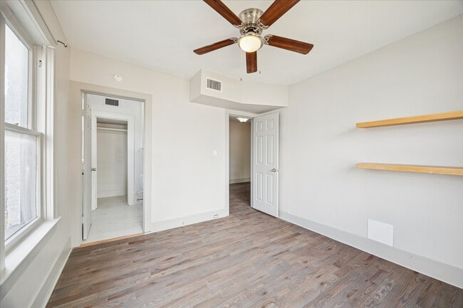 Building Photo - 1632 Hawthorne St