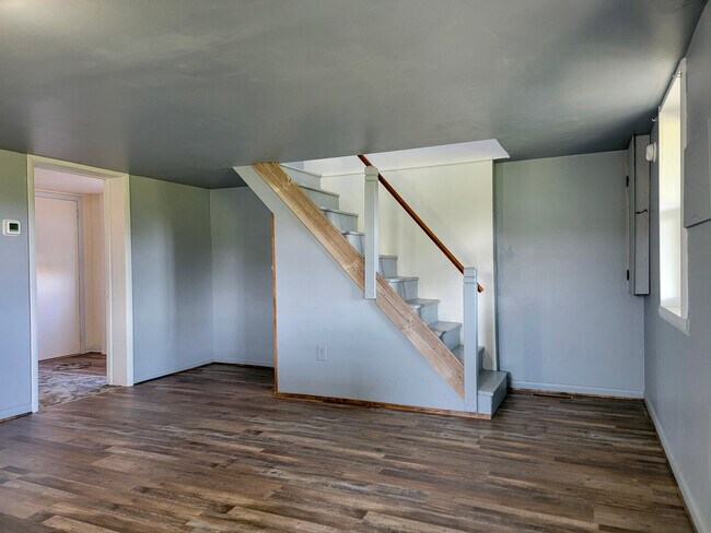 Building Photo - 1047 Messner Ln