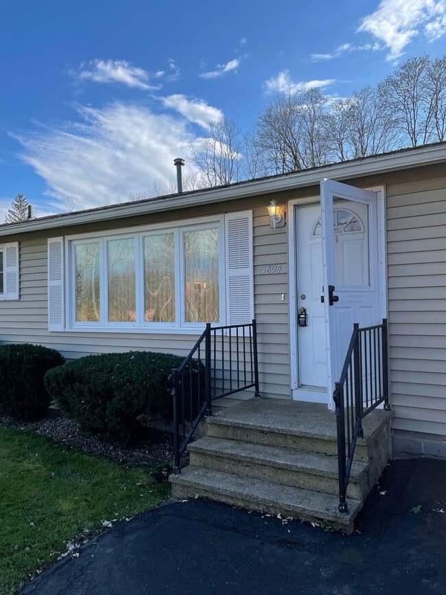 Ranch Style home for rent- Cicero! - Ranch Style home for rent- Cicero!