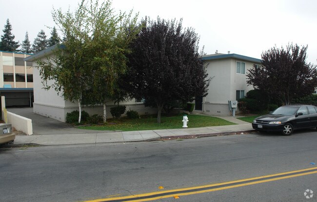 Building Photo - 365 W Weddell Dr