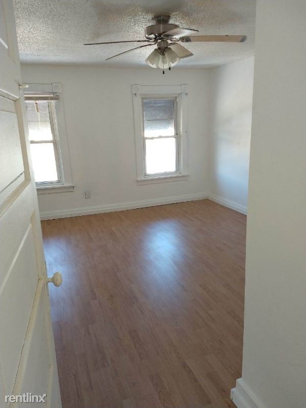 Foto del edificio - 2 br, 1.5 bath Apartment - 900 7th Ave