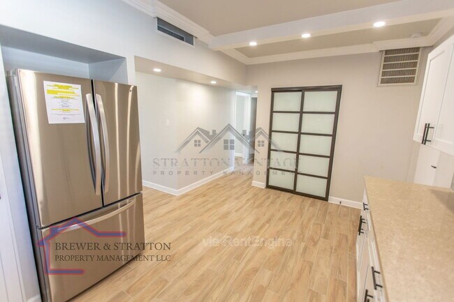 Foto del edificio - 351 E Thomas Rd