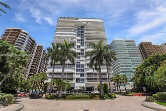 Building Photo - 10155 Collins Ave