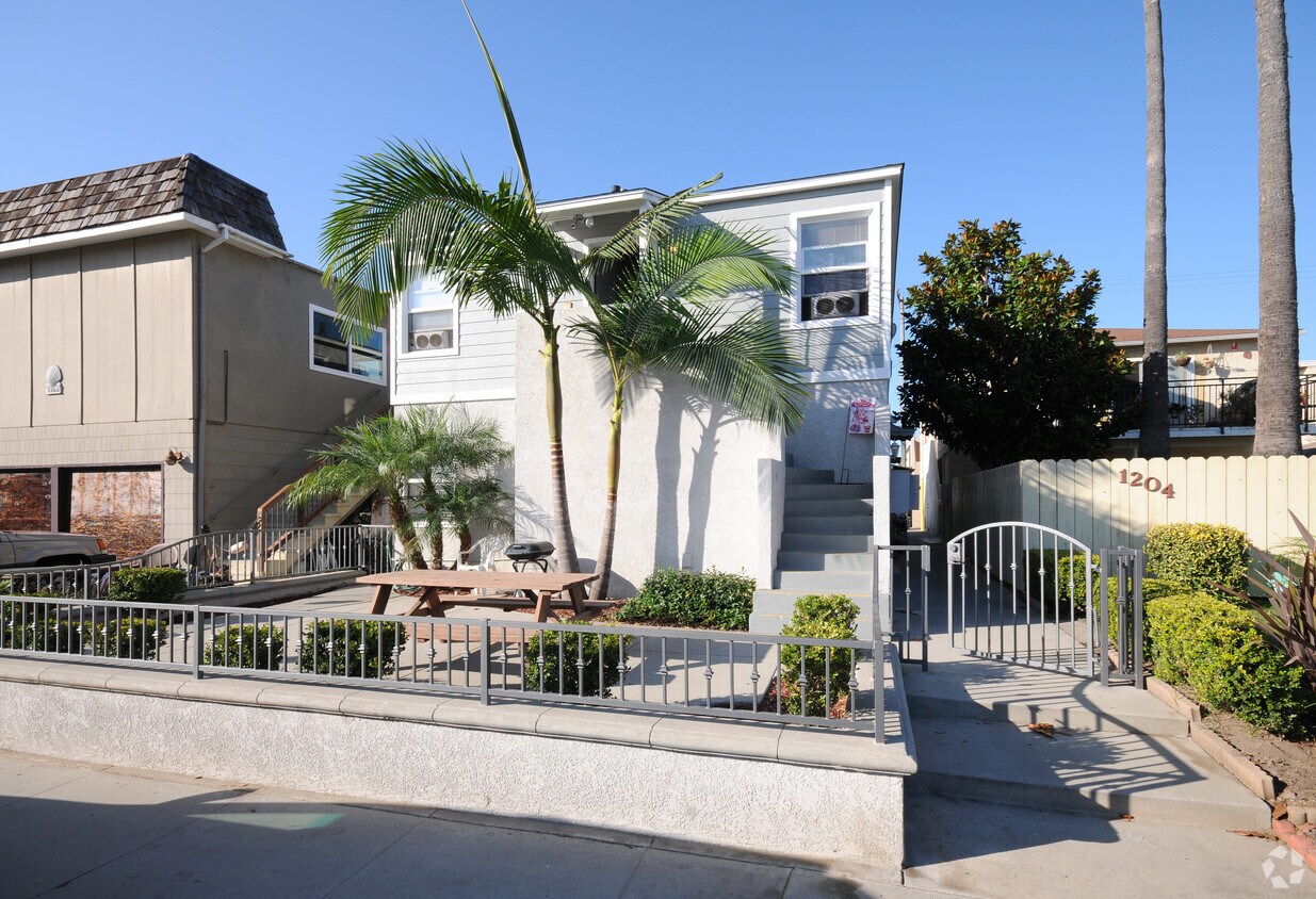 Primary Photo - 1206 Ocean Ave