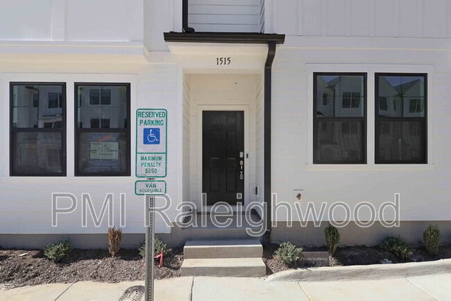 Foto del edificio - 1515 Crescent Townes Wy