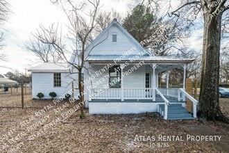 Building Photo - 825 Carridale St SW