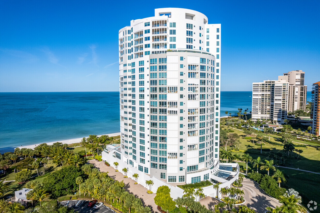 4101 Gulf Shore Blvd N - Regent Condominiums