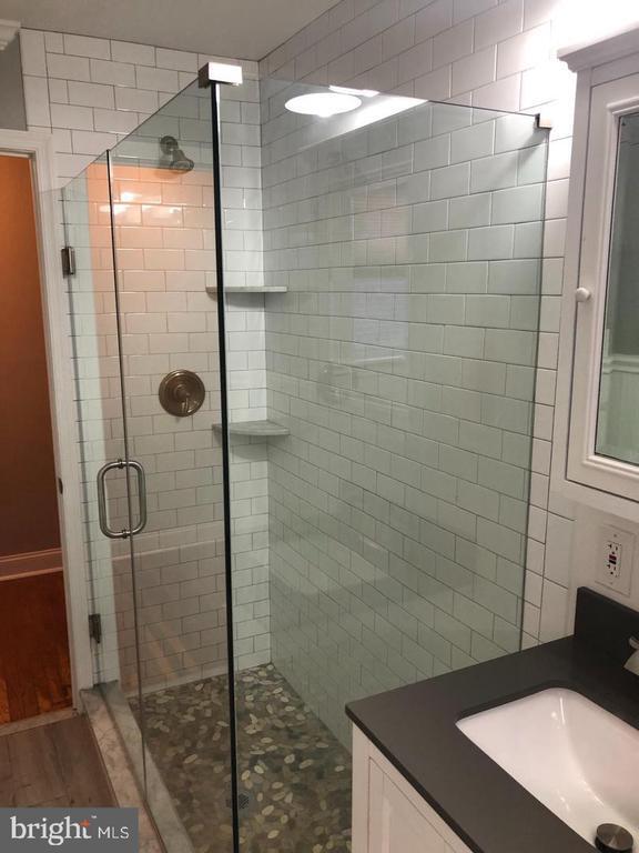 Foto del edificio - 9317 Cottage St
