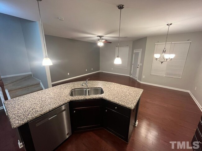 Building Photo - 742 Silver Stream Ln