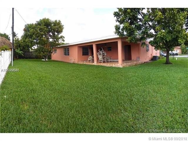 Foto del edificio - 9600 SW 9th Terrace