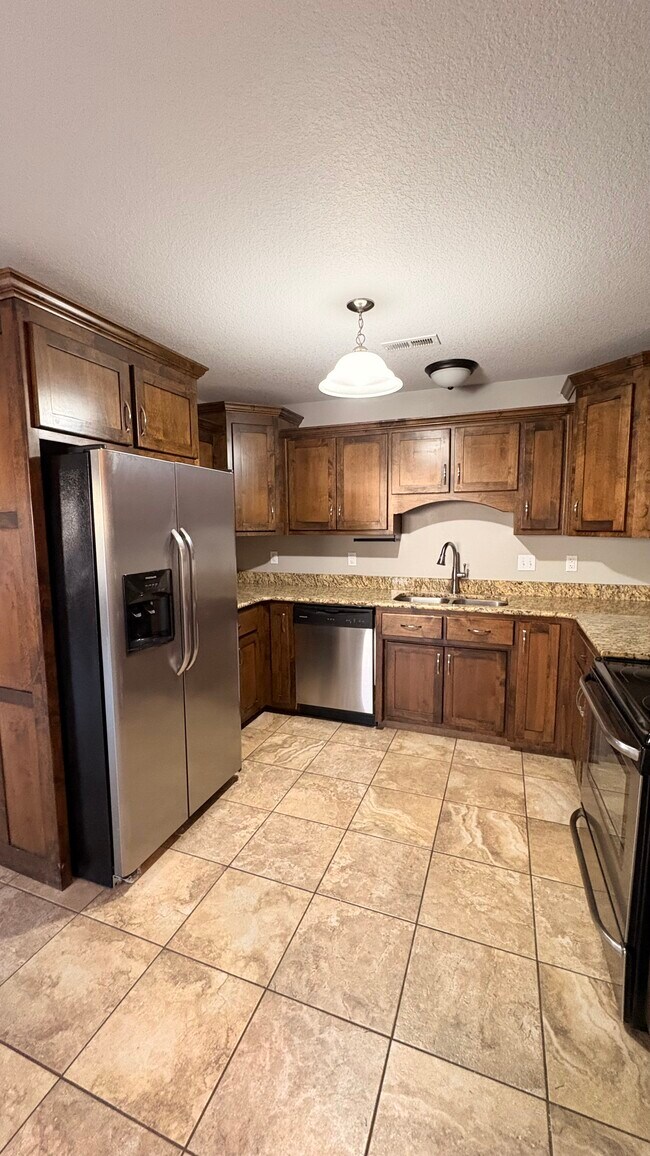 Foto del edificio - 1614 S College St