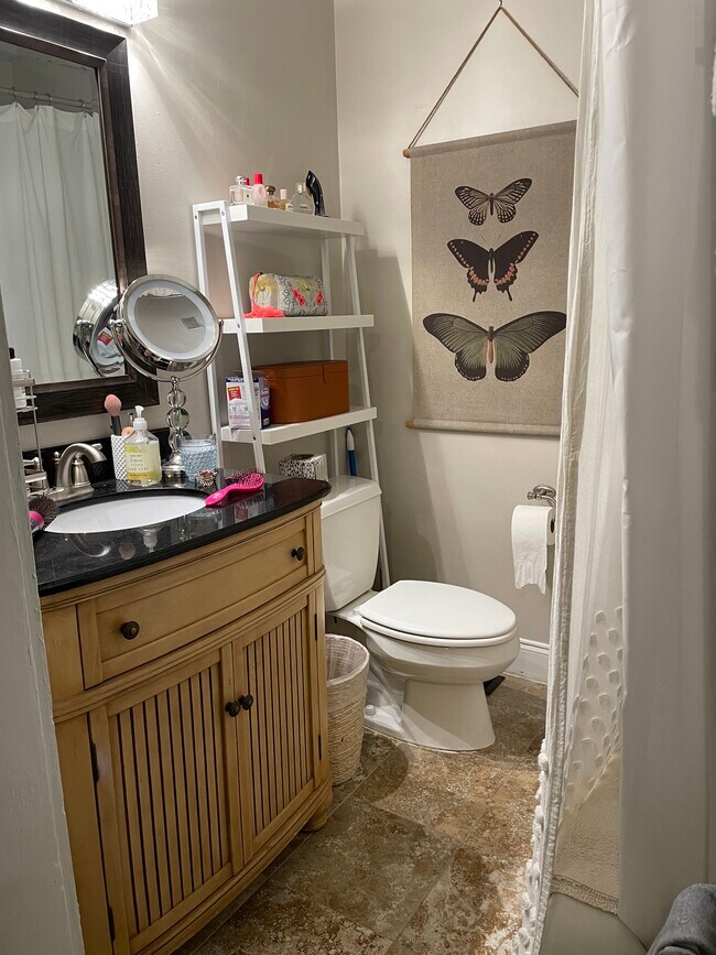 Bathroom - 150 Price St