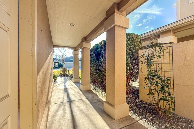 Foto del edificio - Beautiful 4-Bedroom Townhome in South Richland