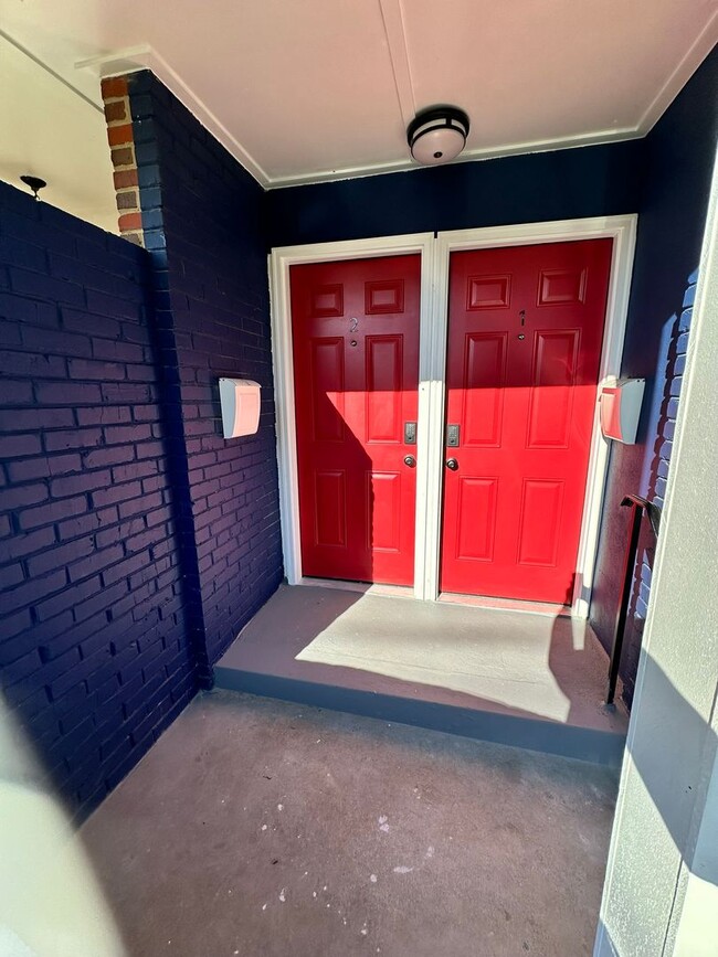 Building Photo - 222 Webster St NW