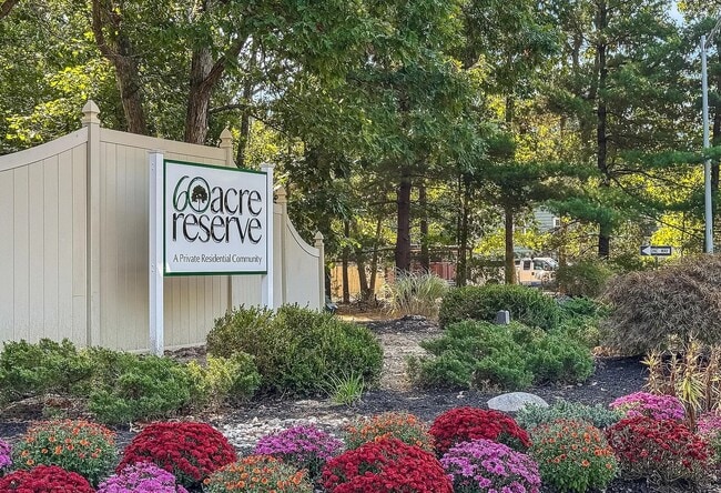 Building Photo - 11 Whispering Oaks Way