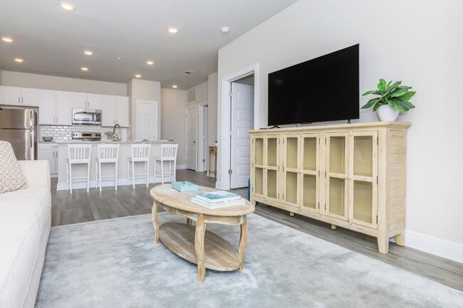 Building Photo - Windsor at Manhattan