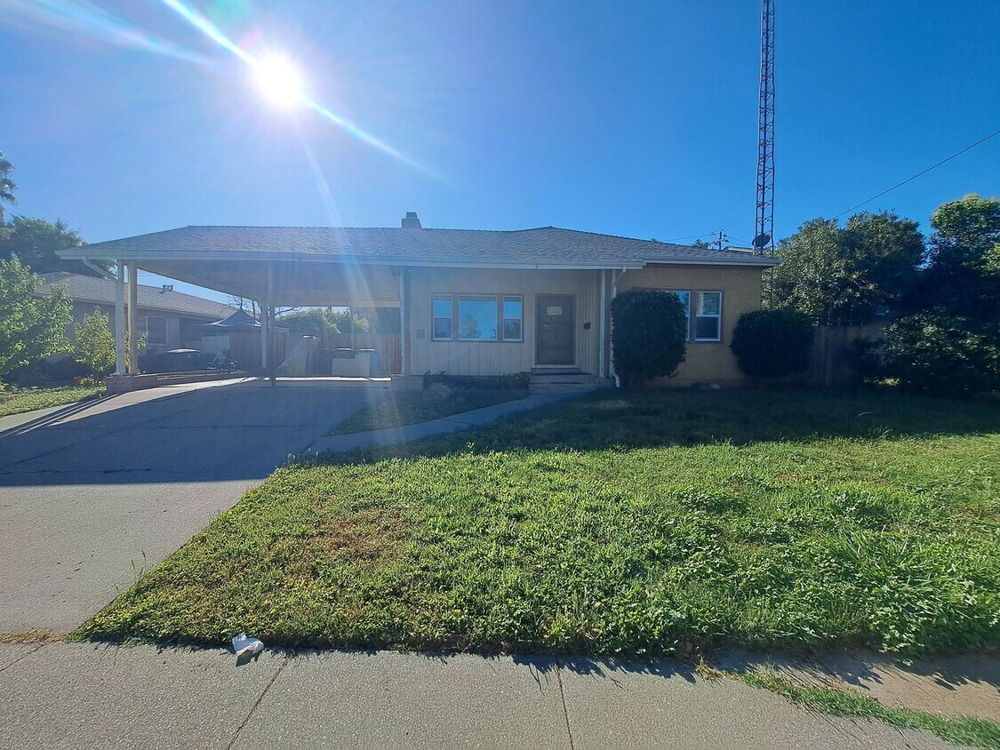 Primary Photo - Spacious & Unique Home in Dixon