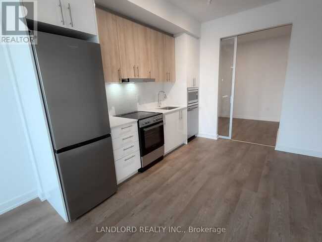 Photo du bâtiment - 9751 Markham Rd