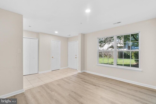 Building Photo - 111 Cavenrock Ct