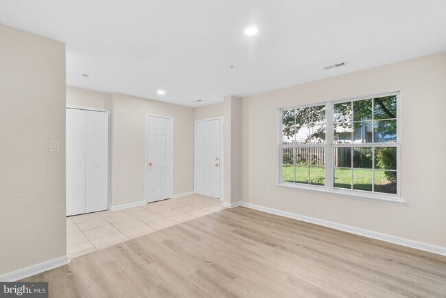 Foto del edificio - 111 Cavenrock Ct