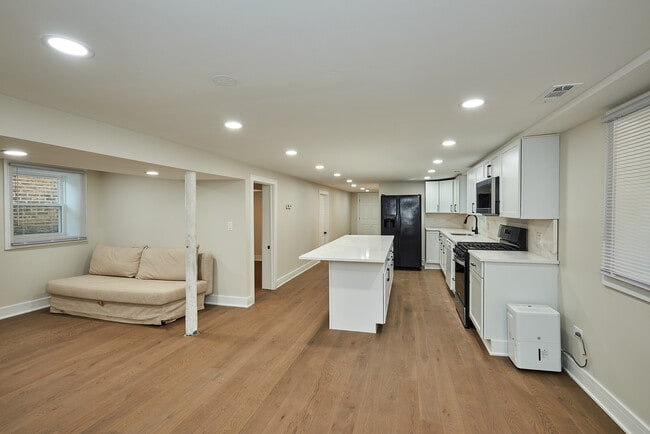 Foto del edificio - 5018 W Pensacola Ave