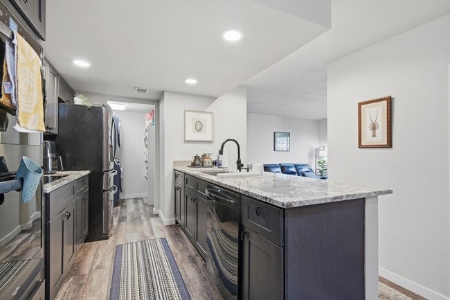 Foto del edificio - 4760 S Wadsworth Blvd