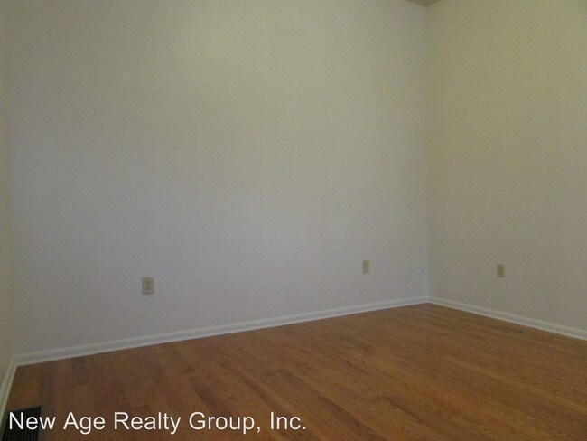 Building Photo - 442 N 32nd St
