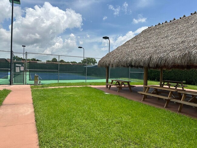 Foto del edificio - 15729 Bottlebrush Cir
