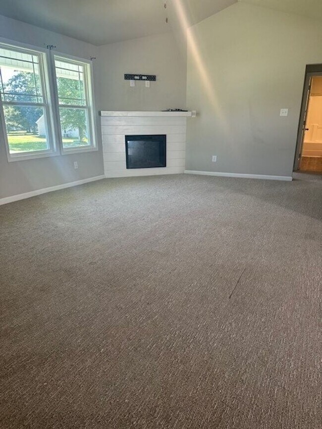 Foto del edificio - Charming 3 Bedroom Home on Corner Lot in D...