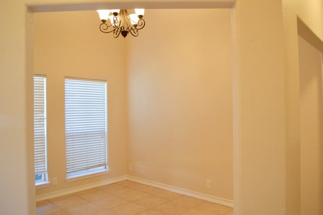 Foto del edificio - Rare custom stucc home 3 bed 2 bath