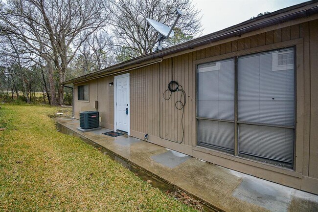 Building Photo - 51 Harbour Row Dr