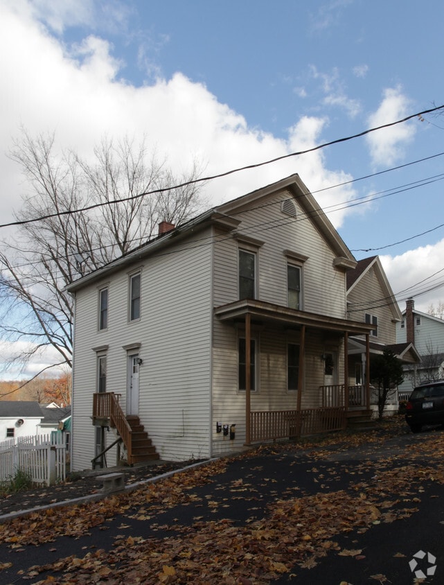 3 Maiden Ln, Chatham, NY 12037 Apartments in Chatham, NY