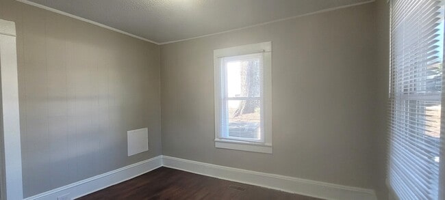 Building Photo - 2021 Pine Bluff St