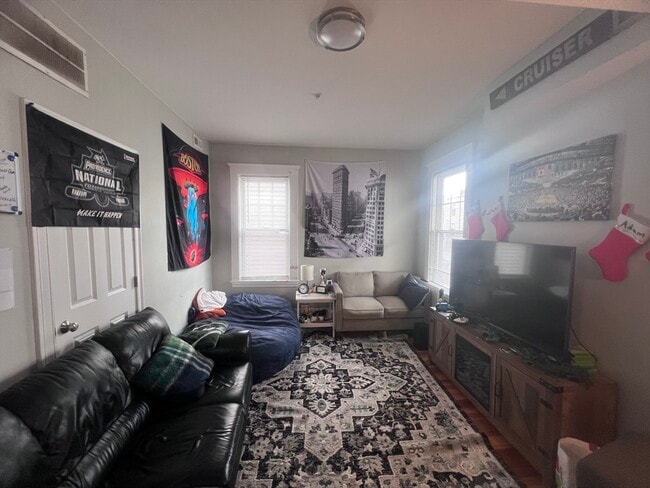 Foto del edificio - 247 L St