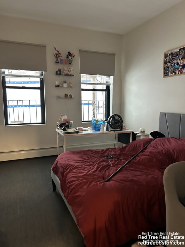 Building Photo - 845 Beacon St