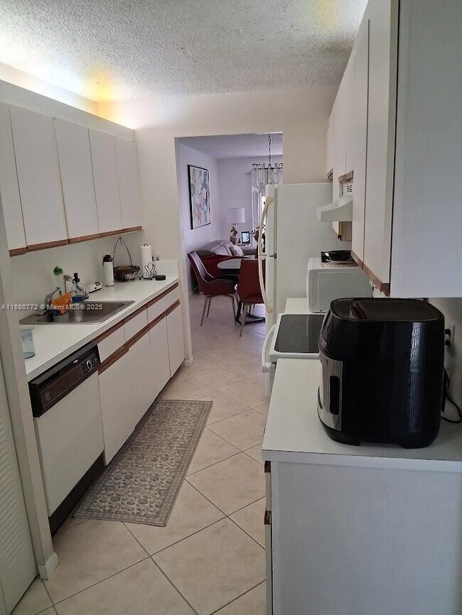Foto del edificio - 1100 SW 128th Terrace